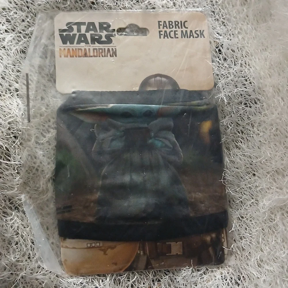 Star Wars Kids The Mandalorian Fabric Mask nwt